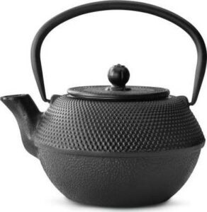 Černá litinová konvice se sítkem na sypaný čaj Bredemeijer Jang