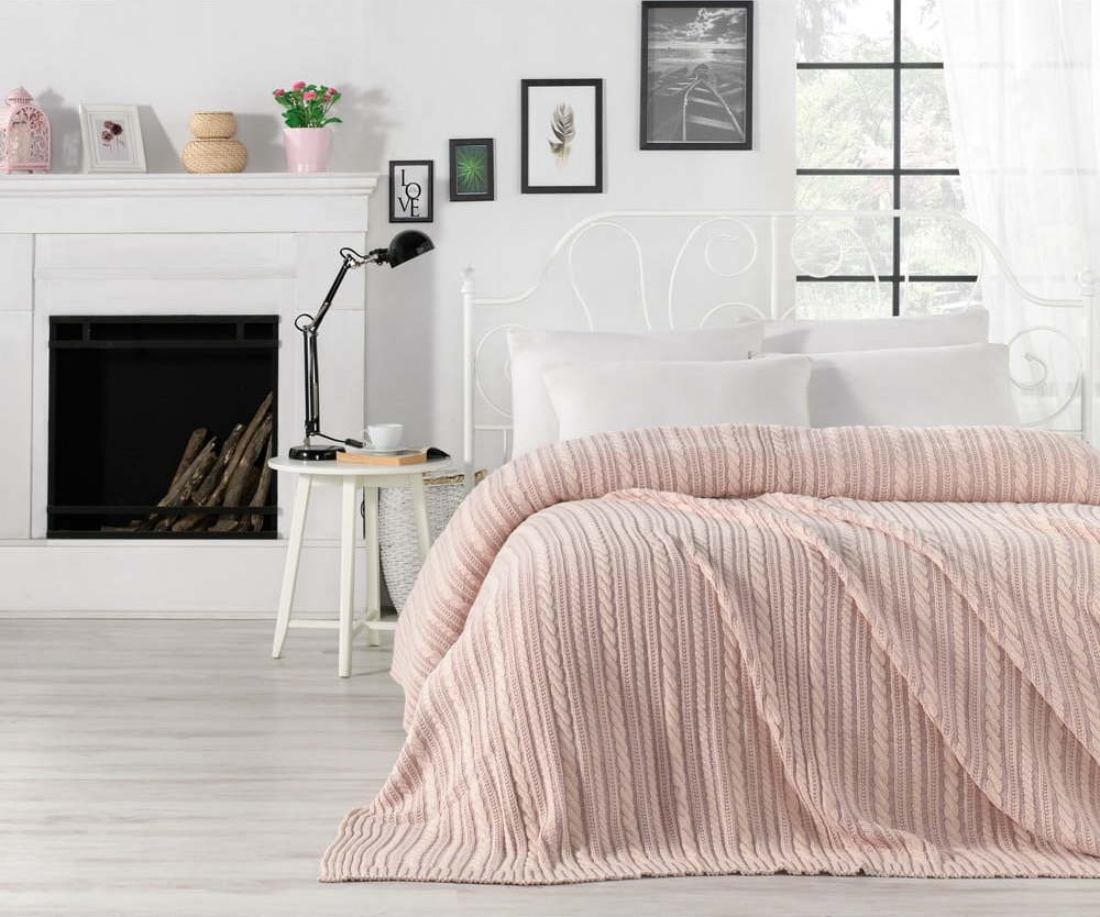 Světle růžový přehoz přes postel s příměsí bavlny Homemania Decor Camila