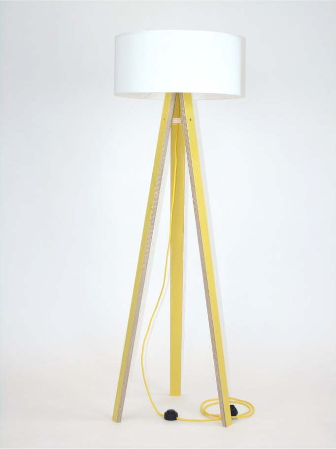 Žlutá stojací lampa s bílým stínítkem a žlutým kabelem Ragaba Wanda Ragaba