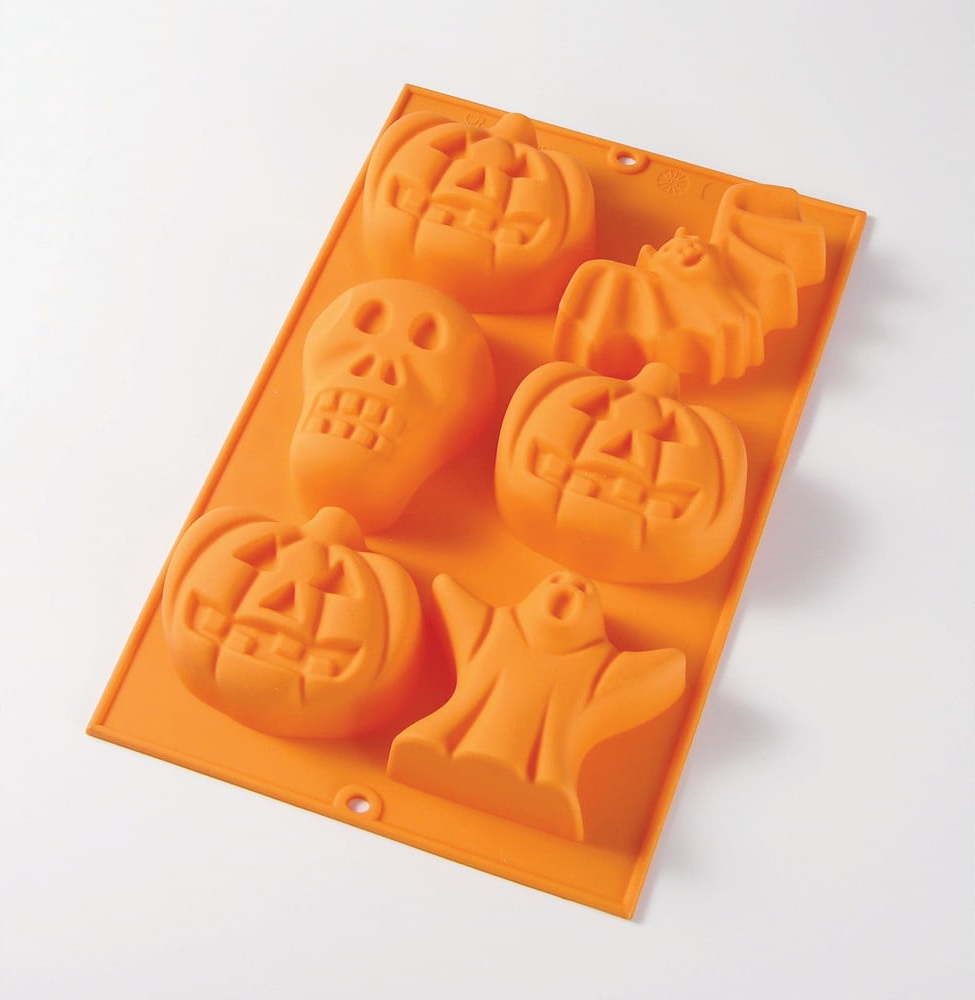 Oranžová silikonová forma na pečení Lékué Halloween Mould LÉKUÉ