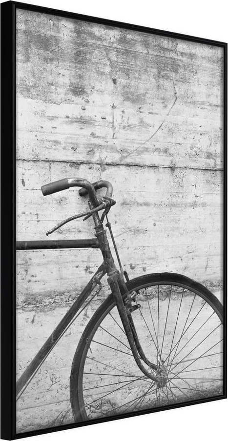 Plakát v rámu Artgeist Bicycle Leaning Against the Wall