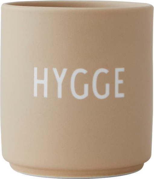 Béžový porcelánový hrnek Design Letters Favourite Hygge Design Letters