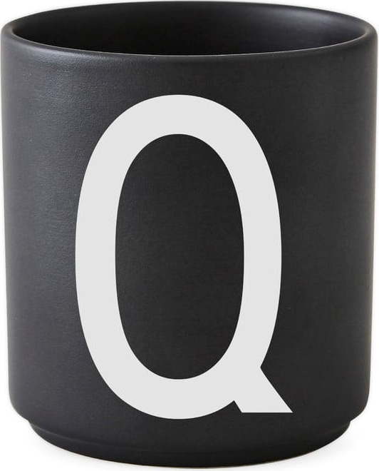 Černý porcelánový šálek Design Letters Alphabet Q
