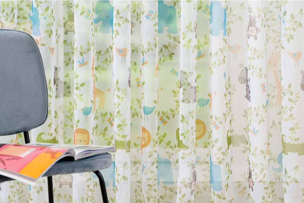 Dětská záclona 140x245 cm Yoyo – Mendola Fabrics Mendola Fabrics