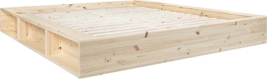 Dvoulůžková postel z borovicového dřeva s roštem Ziggy – Karup Design