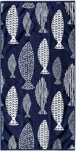 Tmavě modr&aacute; pl&aacute;žov&aacute; osu&scaron;ka 90x180 cm Fish &ndash; DecoKing DecoKing