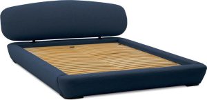 Tmavě modr&aacute; čalouněn&aacute; dvoulůžkov&aacute; postel s ro&scaron;tem 180x200 cm Odette &ndash; Scandic Scandic