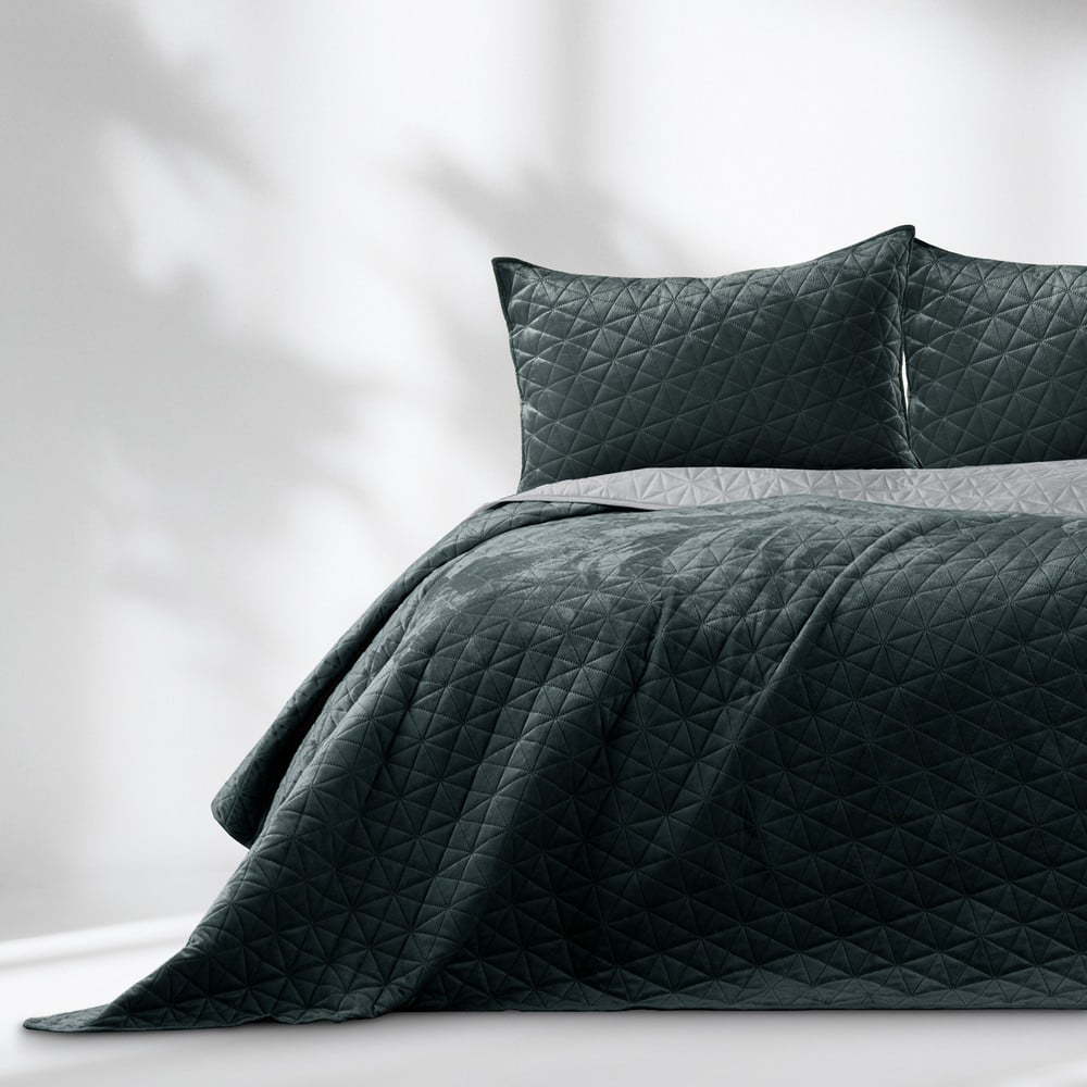 Tmavě šedý sametový prošívaný přehoz 170x270 cm Laila – AmeliaHome Restilo