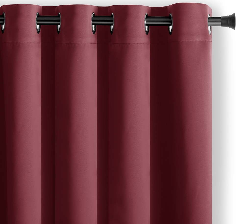 Vínový zatemňovací závěs 140x175 cm Eyelets – Restilo Restilo
