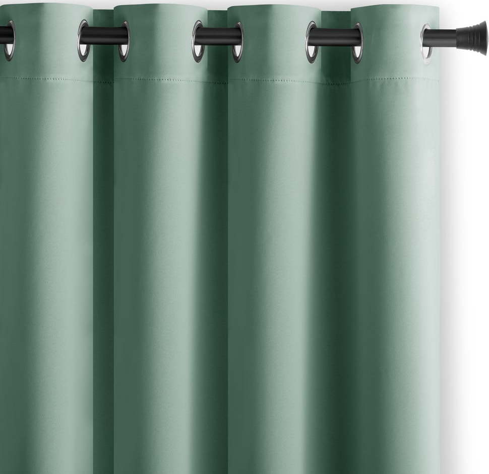 Světle zelený zatemňovací závěs 140x245 cm Eyelets – Restilo Restilo