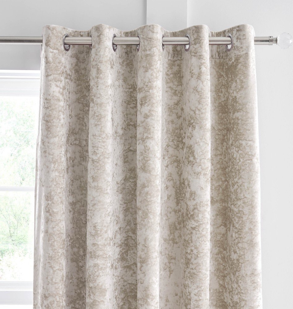 Béžové závěsy v sadě 2 ks 168x137 cm Crushed Velvet – Catherine Lansfield Catherine Lansfield