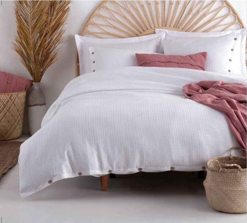 Bílé povlečení na dvoulůžko/prodloužené z bavlny Renforcé 240x220 cm Como Striped – Mila Home Luxury Mila Home Luxury