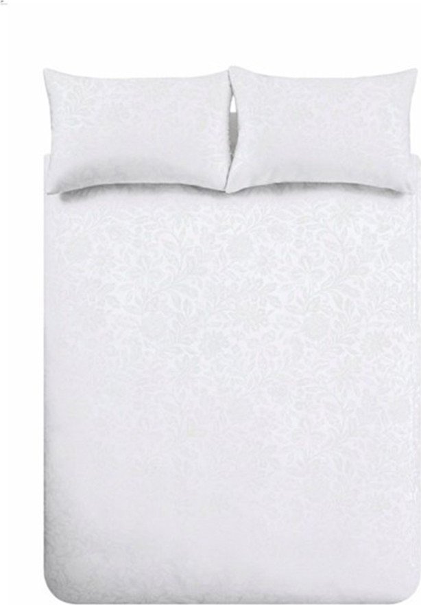 Bílé povlečení na dvoulůžko/prodloužené z žakáru 230x220 cm Fleur Matelassé – Bianca Bianca