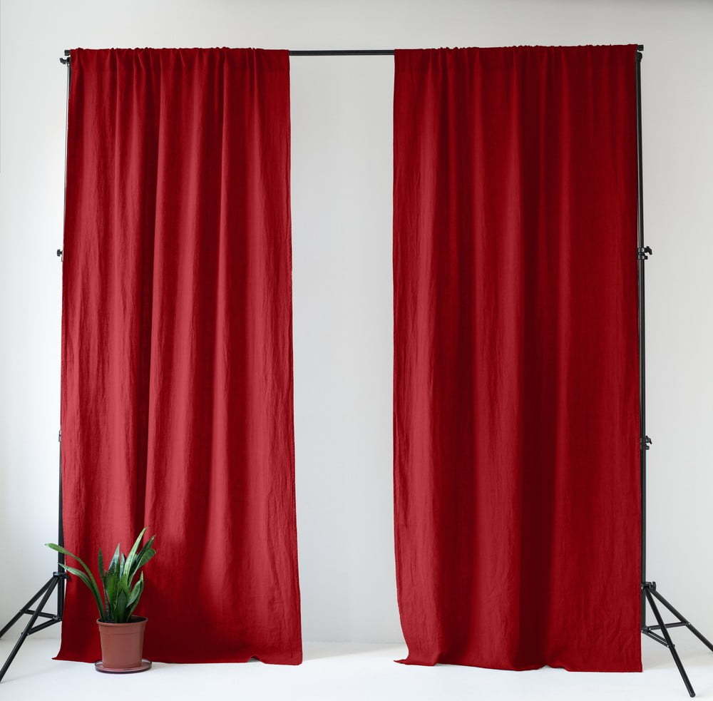 Červený lněný závěs 140x170 cm Lava Falls – Linen Tales Linen Tales