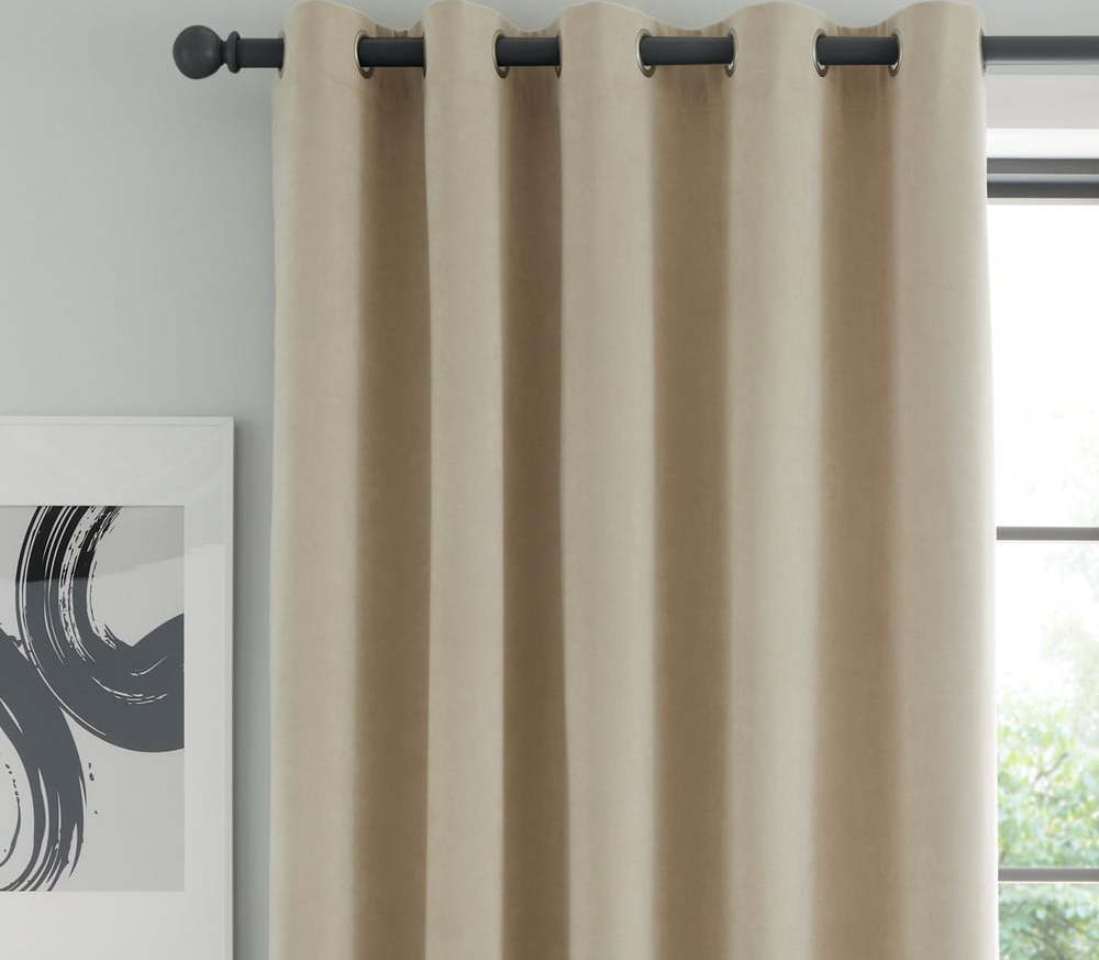 Béžové zatemňovací závěsy v sadě 2 ks 168x137 cm Wilson – Catherine Lansfield Catherine Lansfield