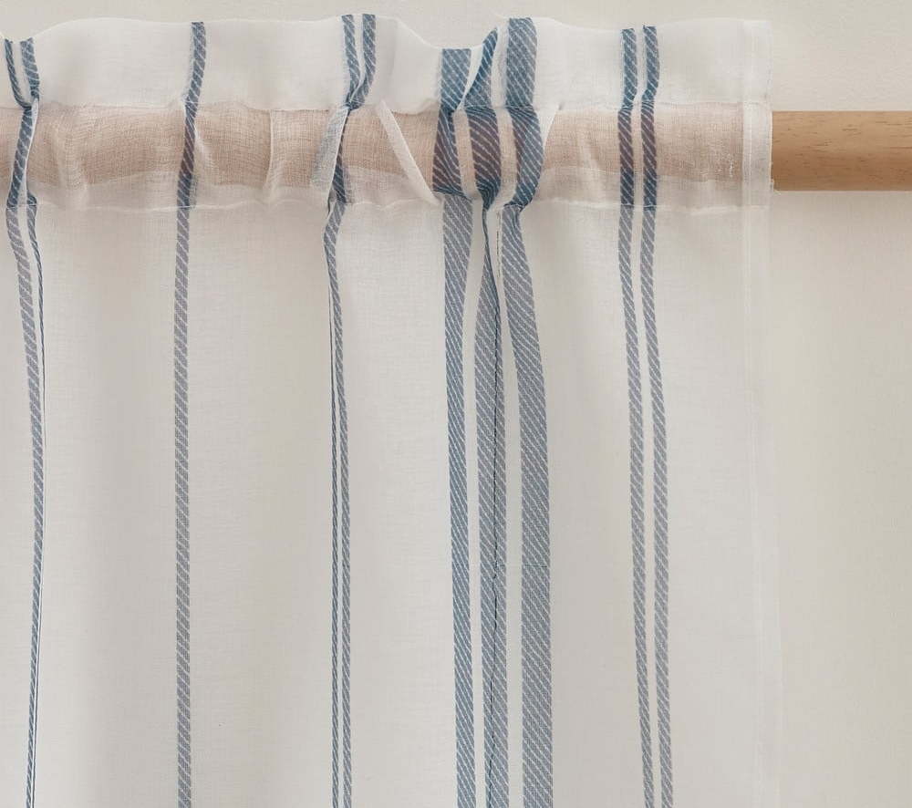 Bílá voálová záclona 140x137 cm Harbour Stripe – Catherine Lansfield Catherine Lansfield