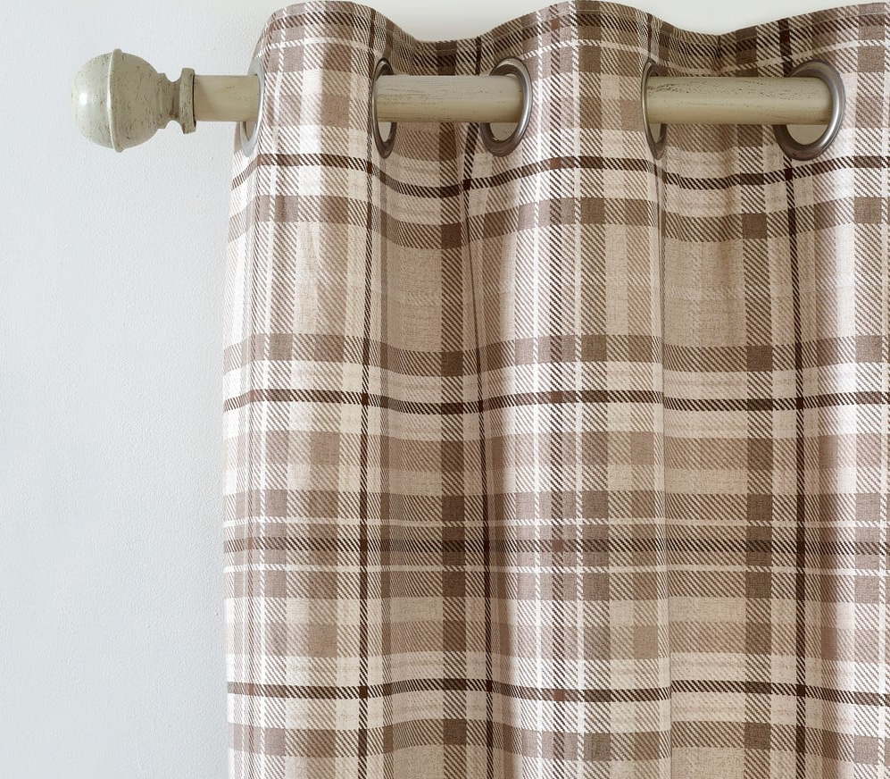 Hnědé flanelové termo závěsy v sadě 2 ks 117x183 cm Cullen Thermal Check – Catherine Lansfield Catherine Lansfield