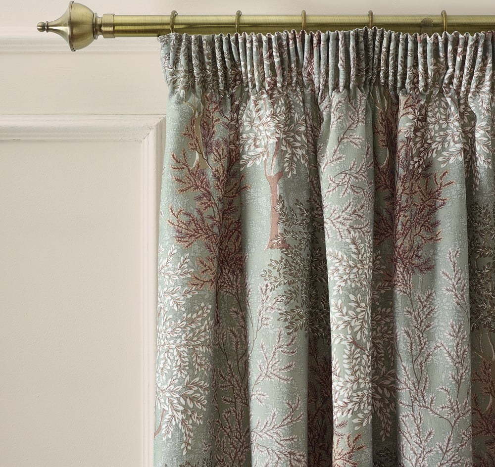 Zelené závěsy v sadě 2 ks 117x183 cm Woodland Trees – Catherine Lansfield Catherine Lansfield