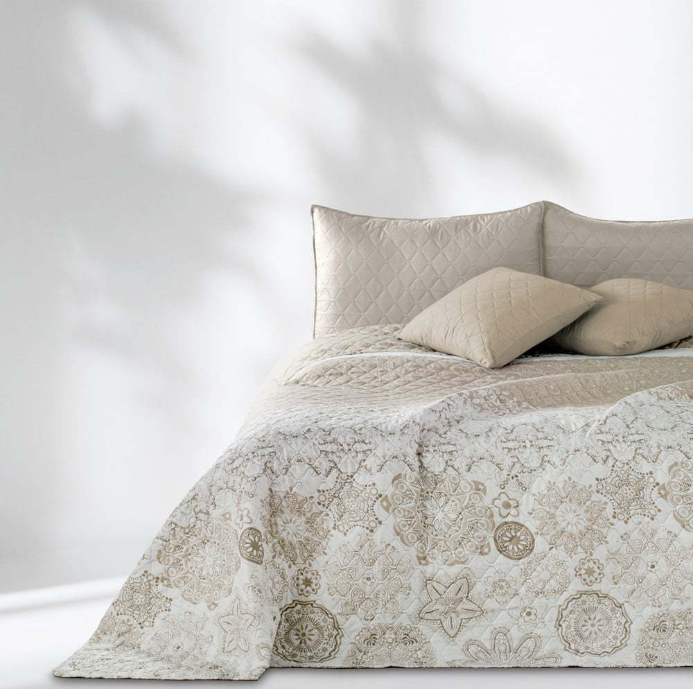 Béžový oboustranný přehoz z mikrovlákna DecoKing Alhambra