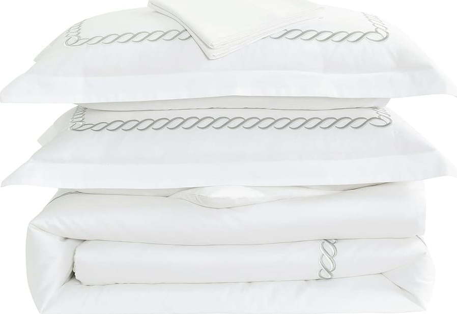 Bílé povlečení na dvoulůžko/prodloužené z bavlněného saténu s prostěradlem/6dílné 240x220 cm Whispered Serenity – Mila Home Luxury Mila Home Luxury