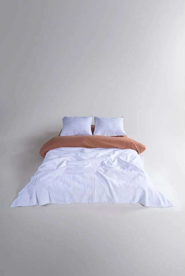 Bílý set přehozu a povlaku na polštář z žakáru 180x240 cm Jacquard – Mila Home Luxury Mila Home Luxury