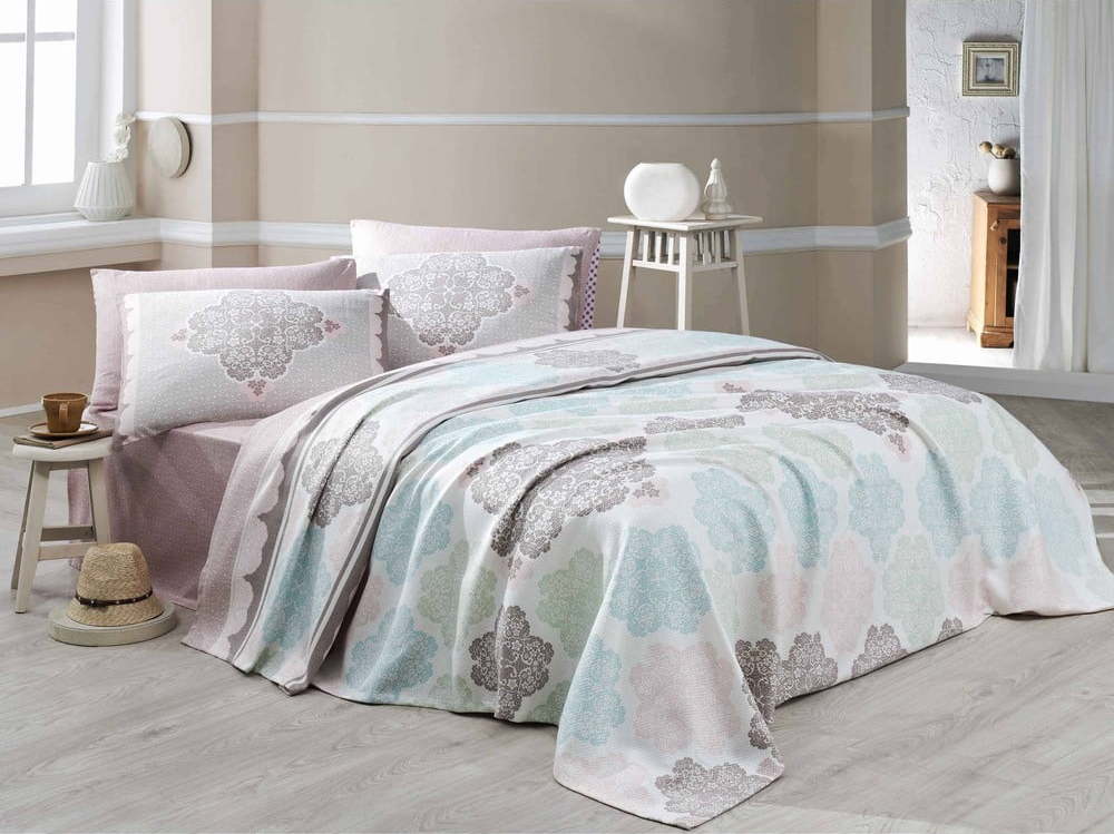 Lehký bavlněný přehoz s povlaky na polštáře a prostěradlem na dvoulůžko Andalucia