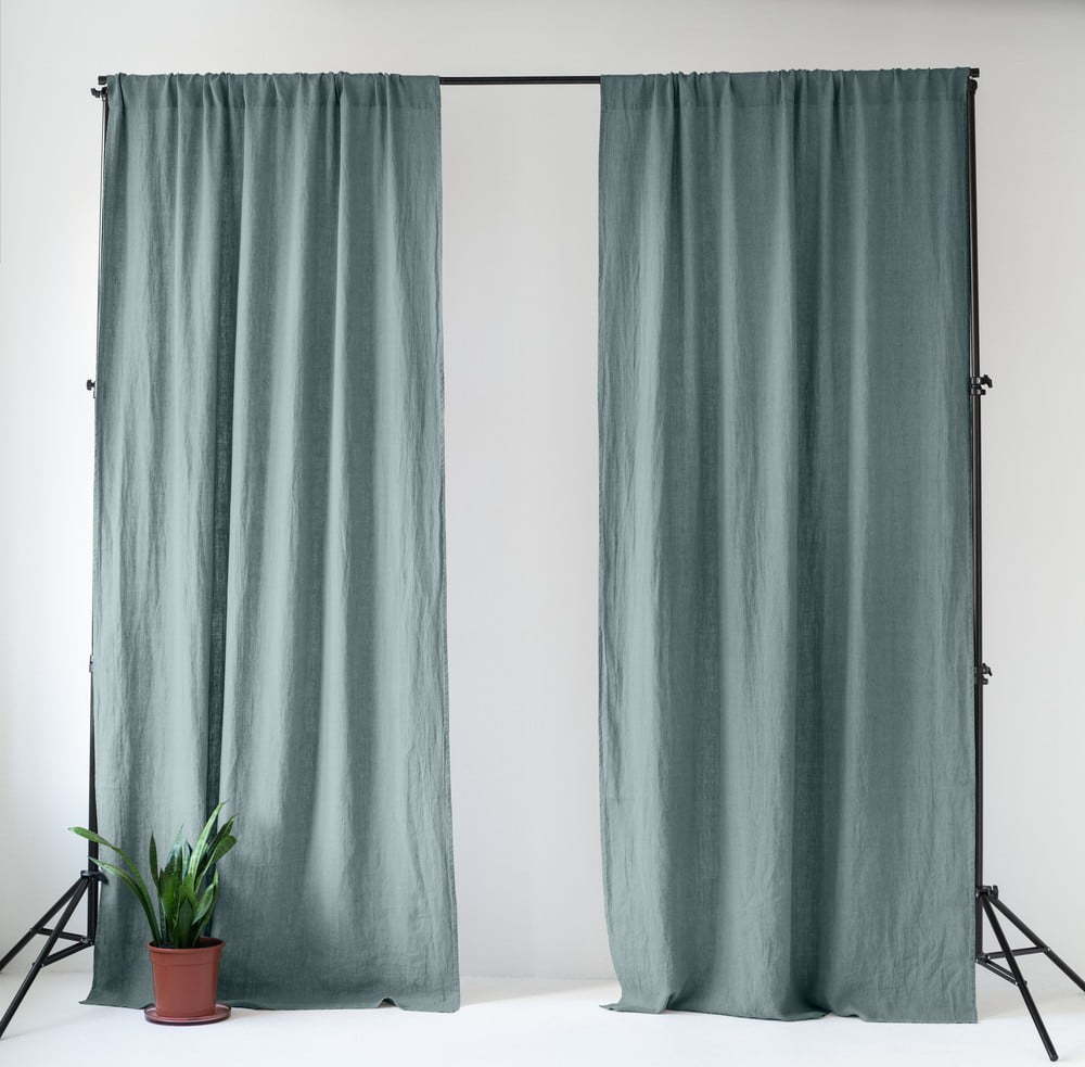 Šedomodrý lněný závěs 140x170 cm Blue Fog – Linen Tales Linen Tales