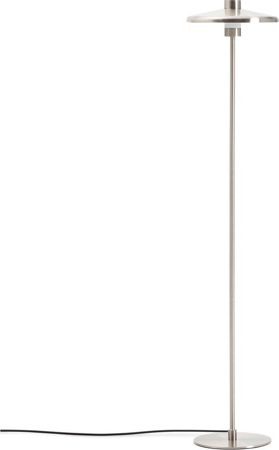 Stojací lampa ve stříbrné barvě s kovovým stínidlem (výška 130 cm) Nuvira – Kave Home Kave Home