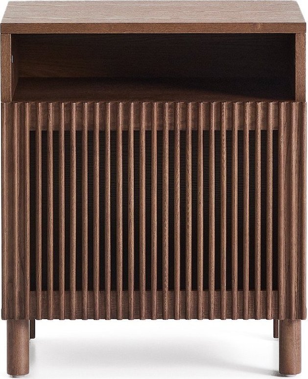 Tmavě hnědý noční stolek v dekoru ořechu s poličkami Beyla – Kave Home Kave Home