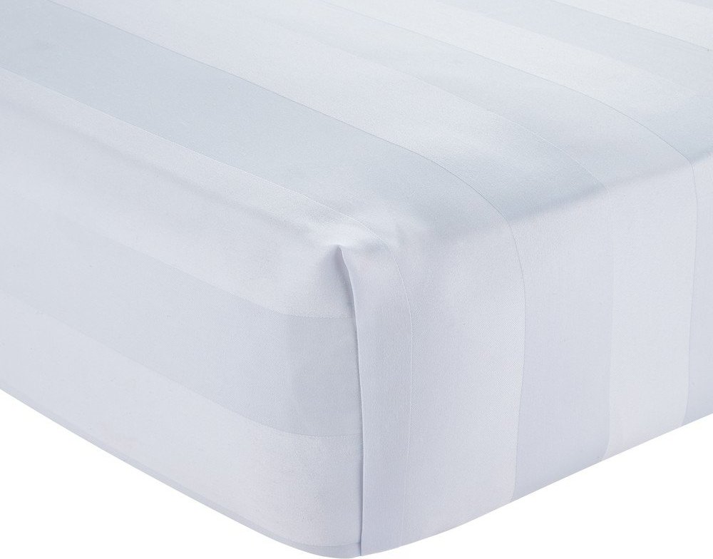 Bílé napínací saténové prostěradlo 150x200 cm So Soft Satin Stripe – Catherine Lansfield Catherine Lansfield