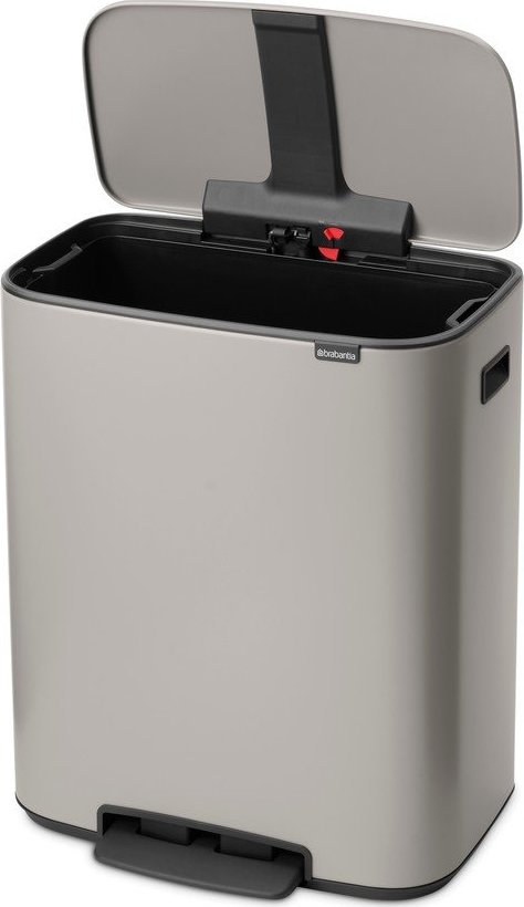 Světle šedý nášlapný ocelový odpadkový koš 60 l Bo – Brabantia Brabantia