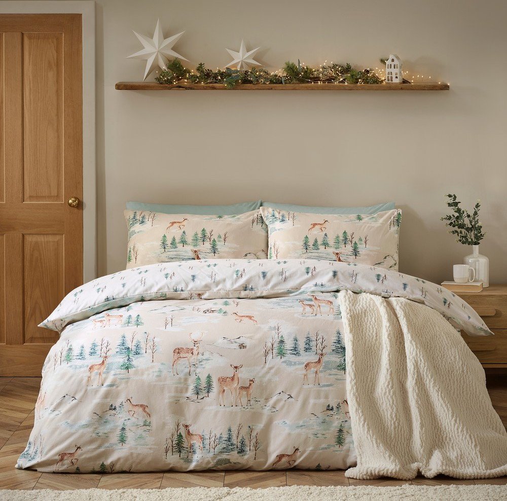 Flanelové povlečení na dvoulůžko v přírodní barvě 200x200 cm Brushed Christmas Deer – Catherine Lansfield Catherine Lansfield