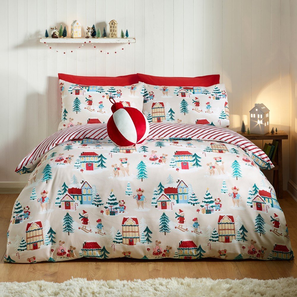 Povlečení na dvoulůžko 230x220 cm Christmas Mouse Town – Catherine Lansfield Catherine Lansfield