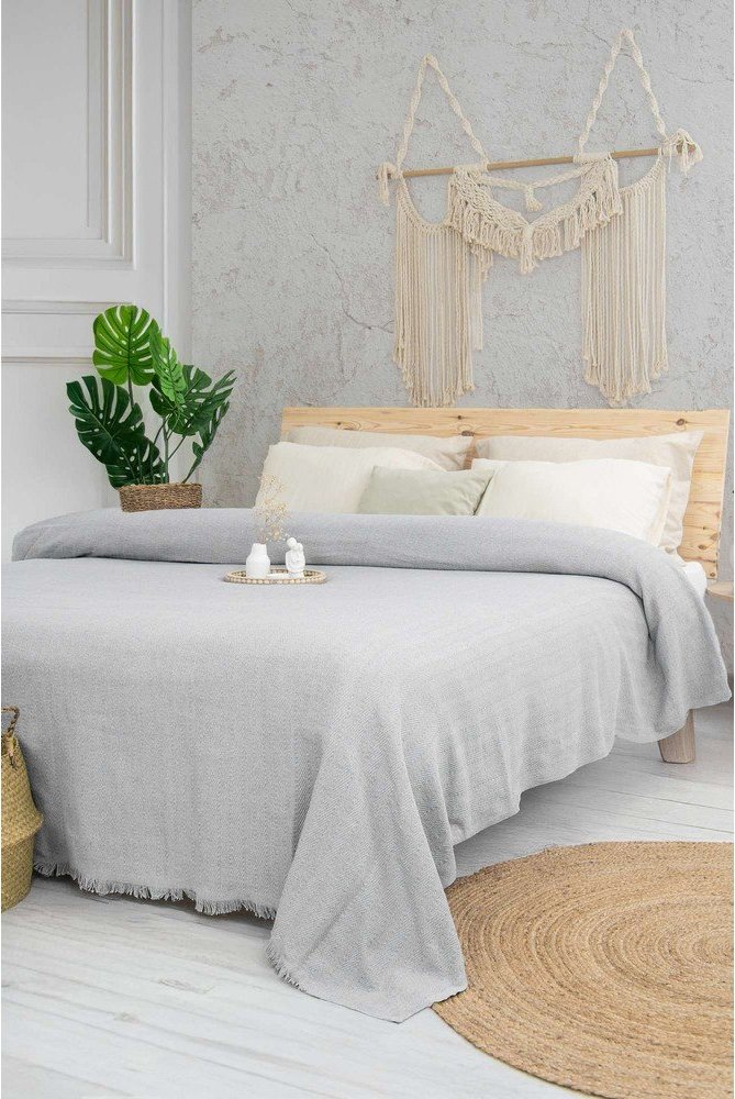 Světle šedý přehoz 240x220 cm Marla – Mijolnir Mijolnir